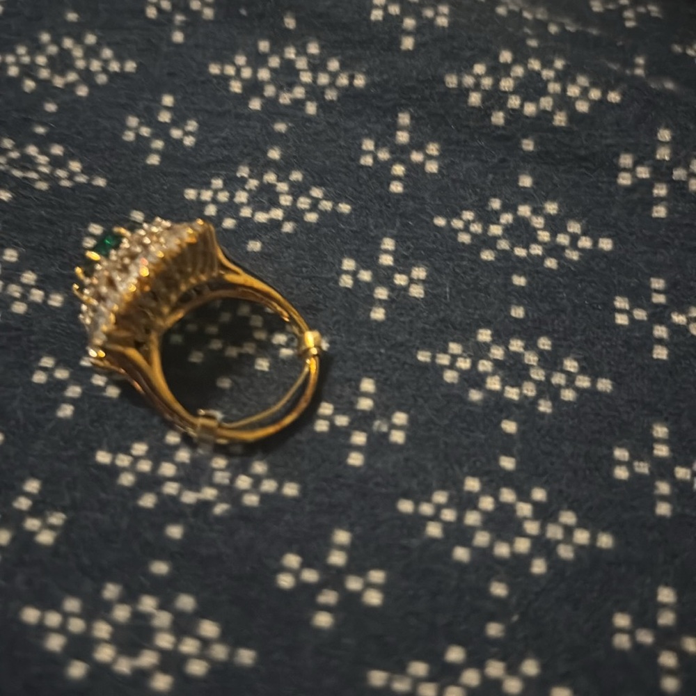 Camrose & Kross Jacqueline Kennedy Ring - Picture 3 of 3